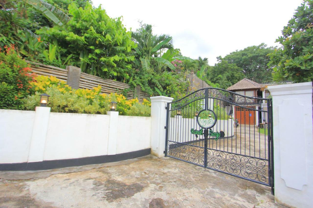 Rinisha Rumah Senja Temukus Villa *
