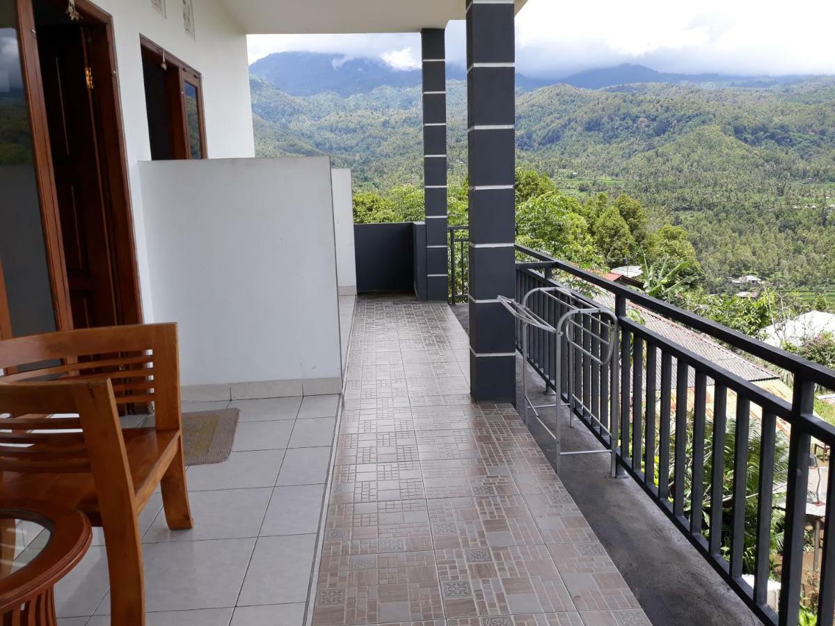 One And Warung Homestay *