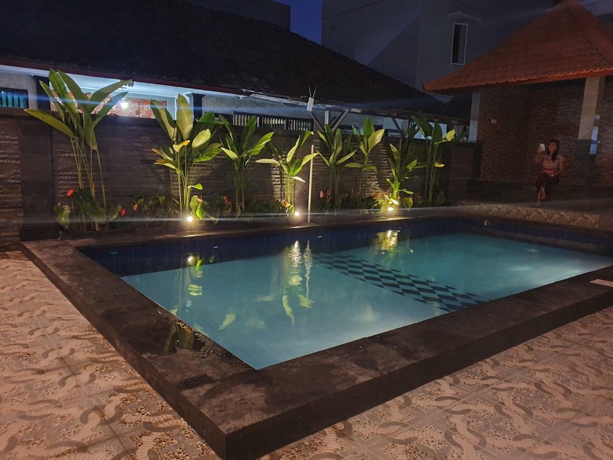 Wana Kubu * Kuta (Bali)