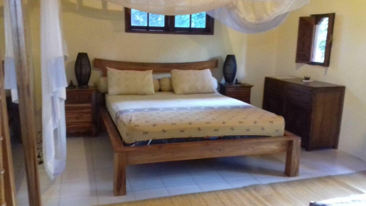 Wisma tamu Shalana Homestay- Formerly Teka Teki House *