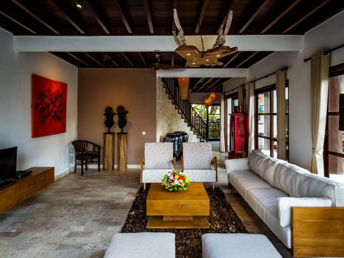 Cantik Villa *