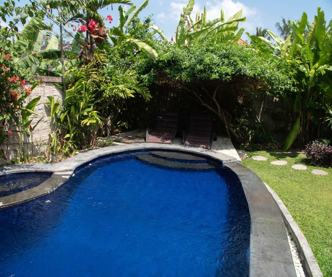 Ratna Villa