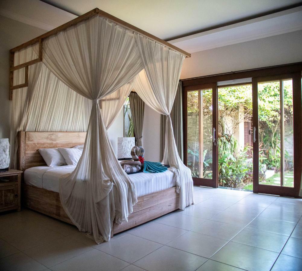 Villa Ratna *