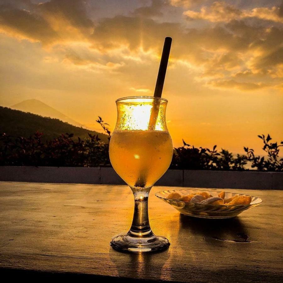 Waenis Sunset View And Restaurant, Amed, Bali Guest house