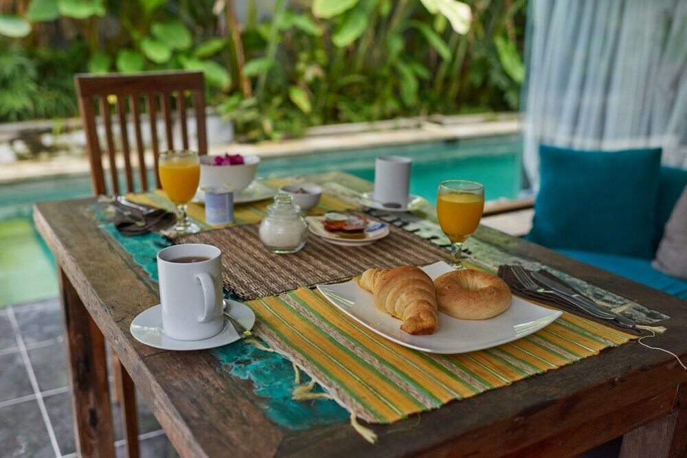 By Sanga Sanga Hospitality Villa *