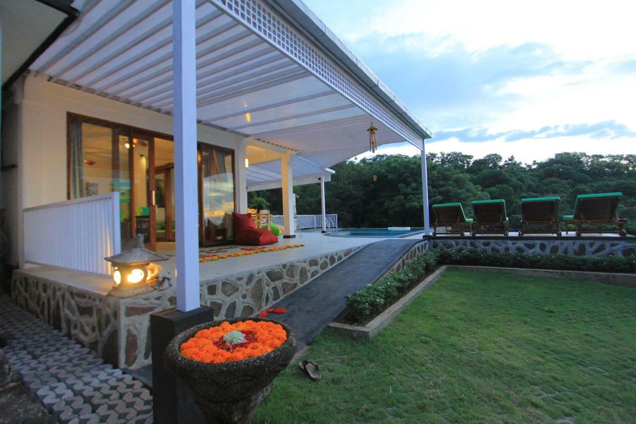 Villa Rinisha Rumah Senja Temukus Lovina (Bali)