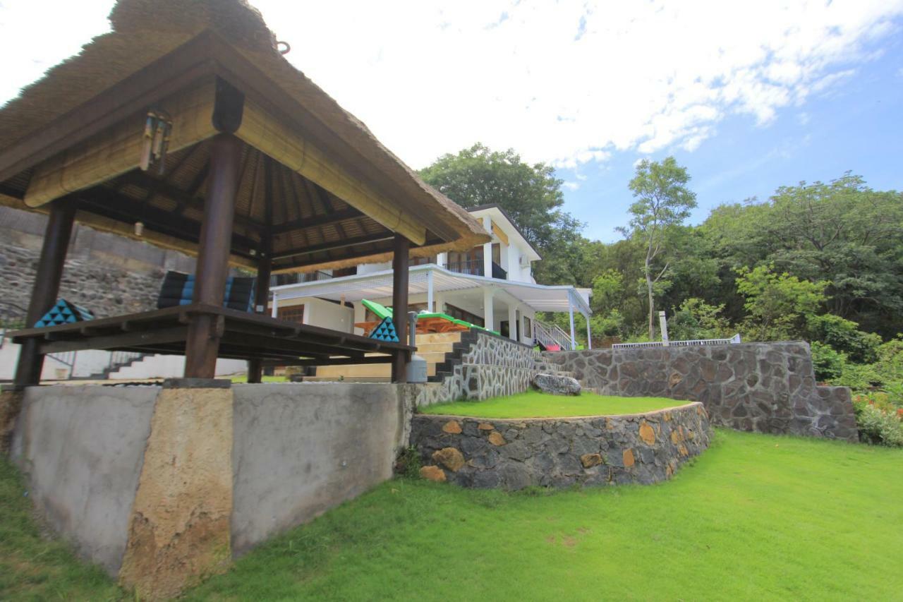 Villa Rinisha Rumah Senja Temukus *