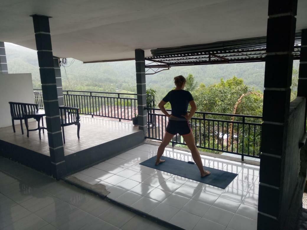 Homestay One And Warung Munduk (Bali)