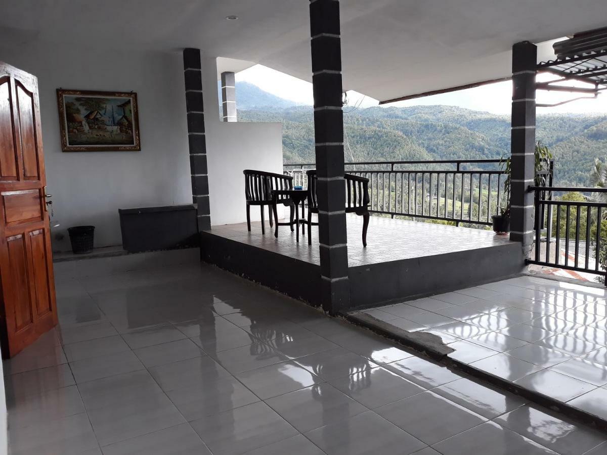 Homestay One And Warung Munduk (Bali)