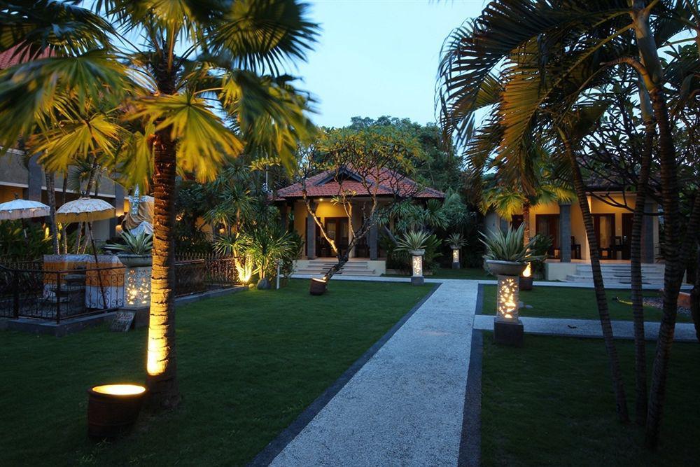 Hotel Adhi Jaya 4*