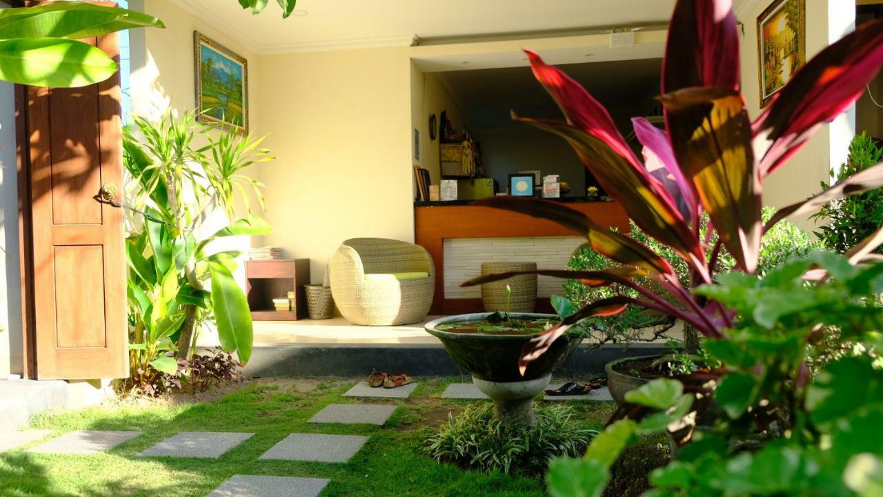 Kubu Homestay *