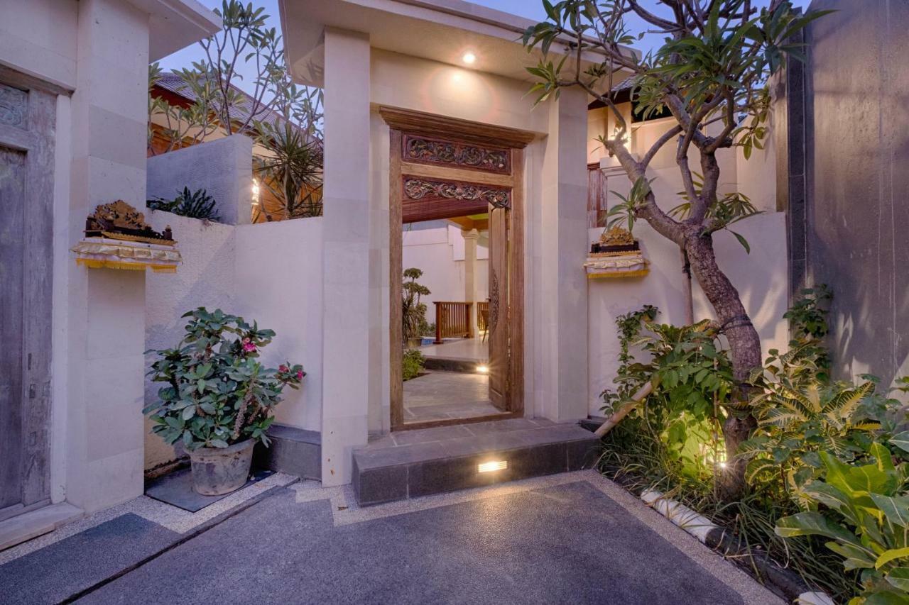 By Sanga Sanga Hospitality Villa *