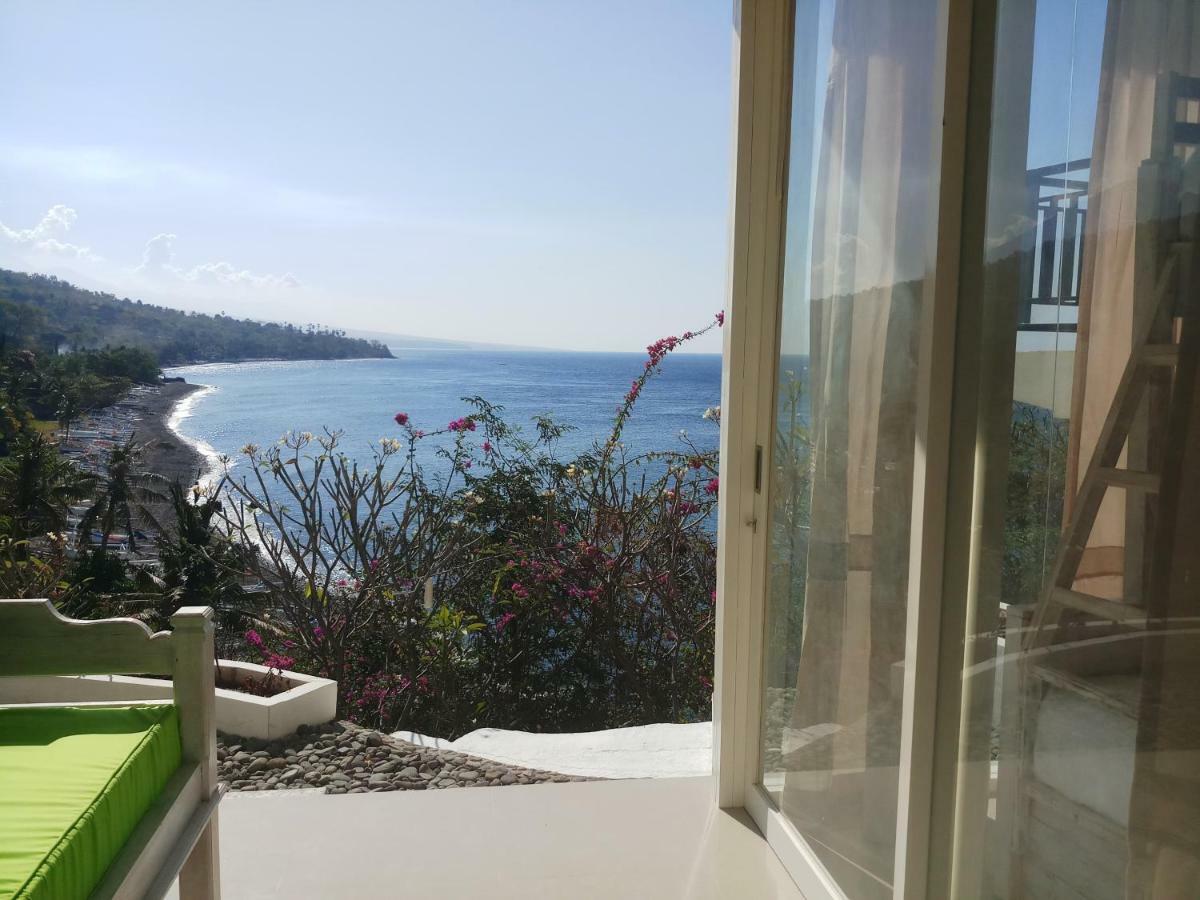 Waenis Sunset View And Restaurant, Amed, Bali