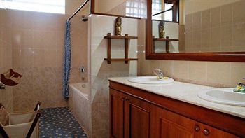 Hotel Bugis 4*
