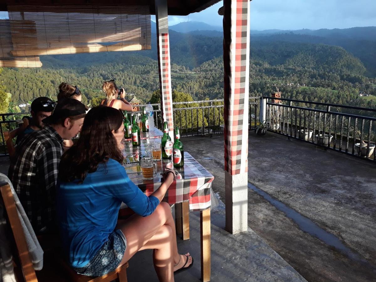 Homestay One And Warung *