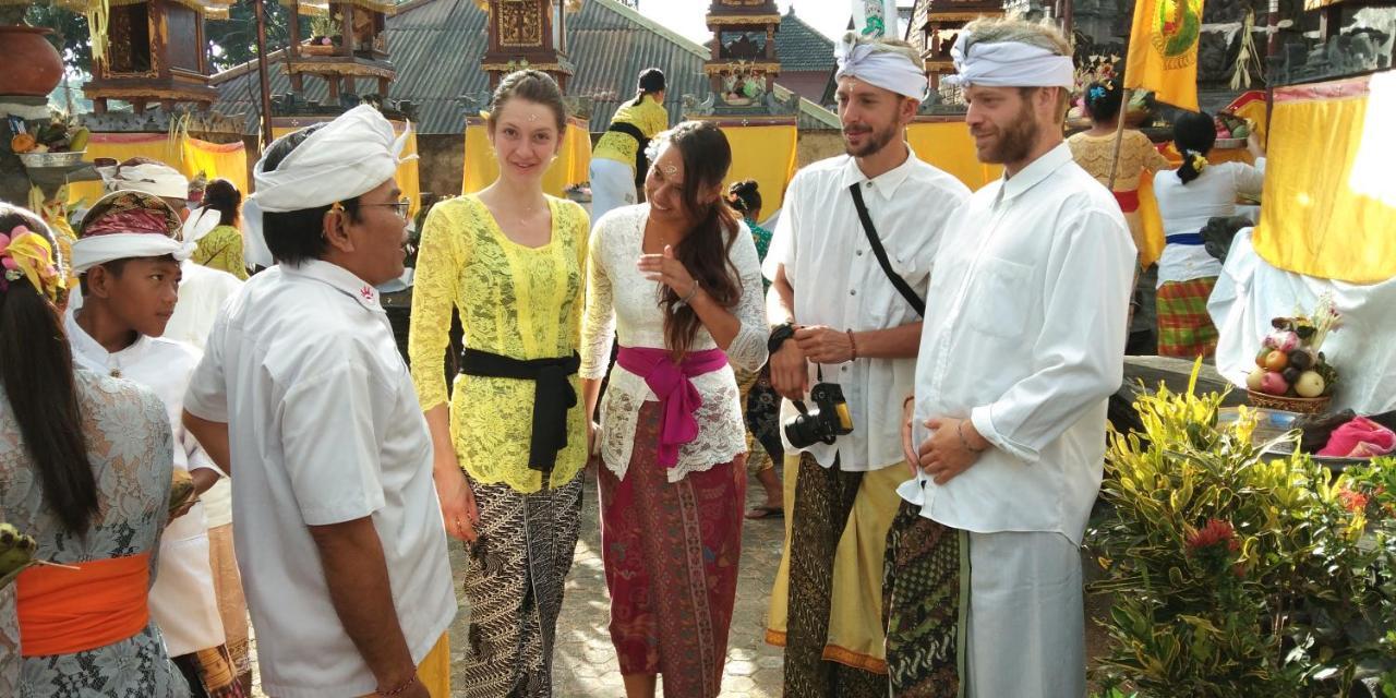 Esa Di Kubu Singaraja (Bali)