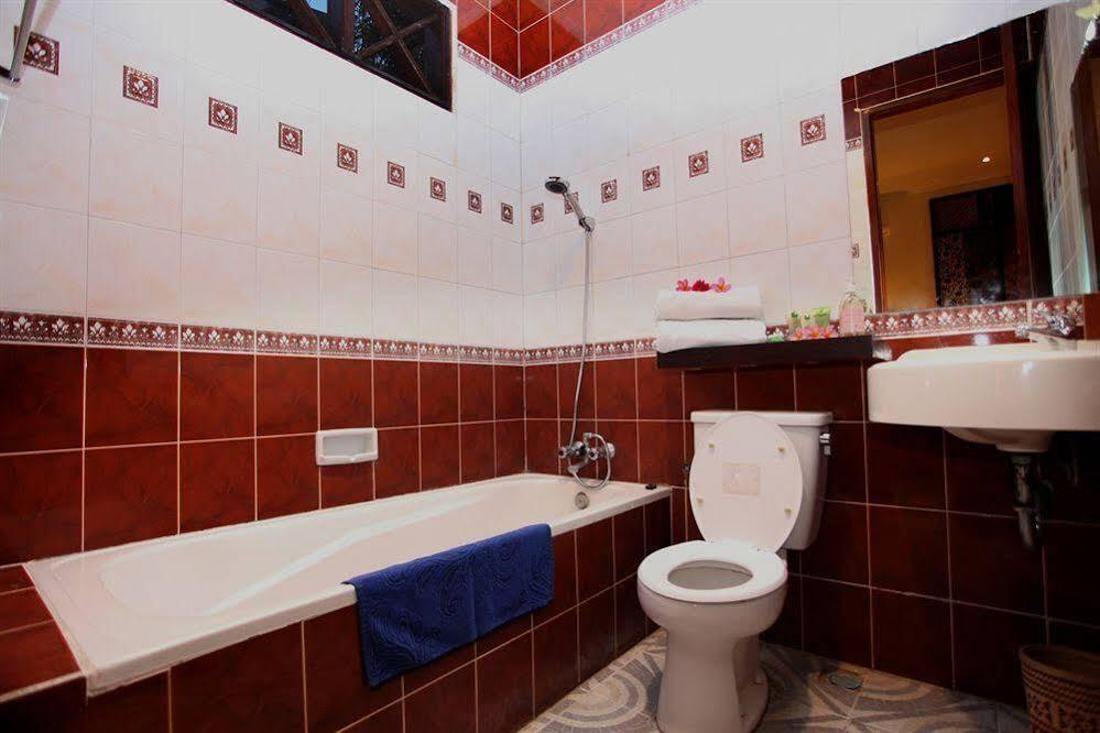 Seaview Hotel 3*