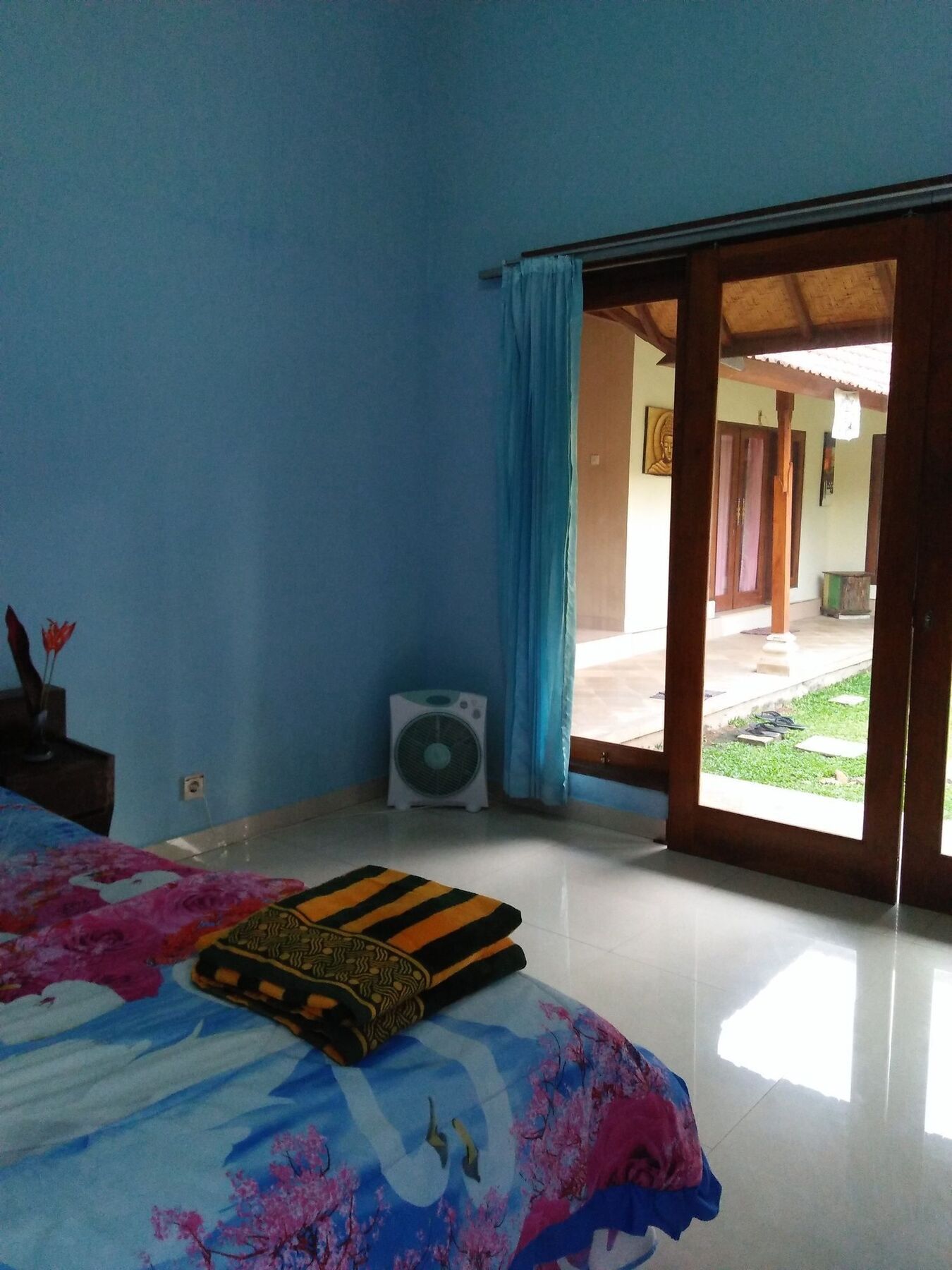 Tempat Tidur & Sarapan Memes House Backpacker Buleleng (Bali)