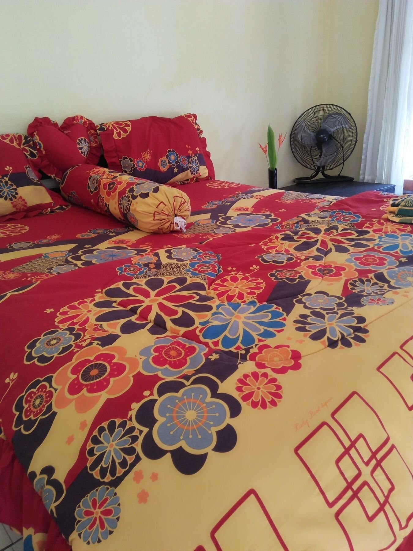 Memes House Backpacker Tempat Tidur & Sarapan