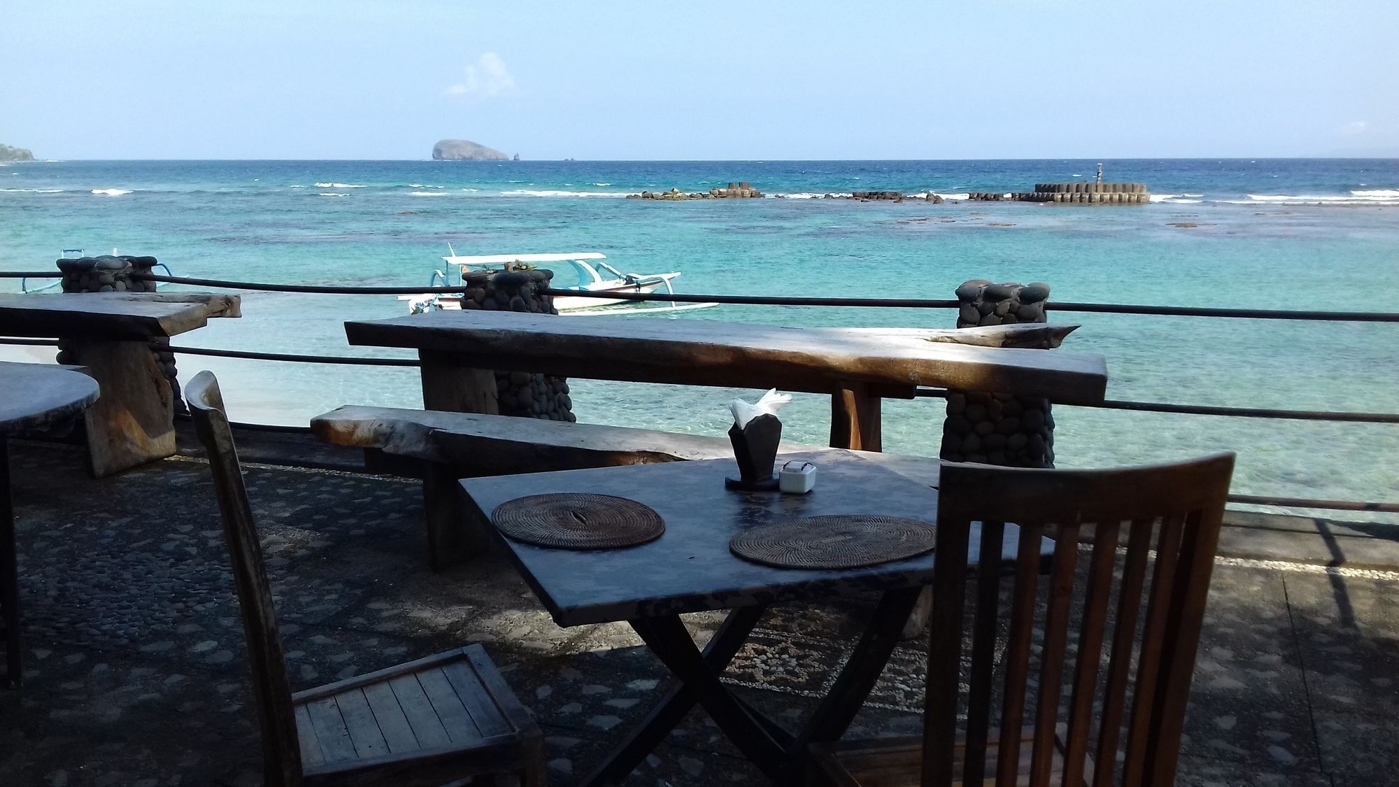 Amarta Beach Candi Dasa (Bali)
