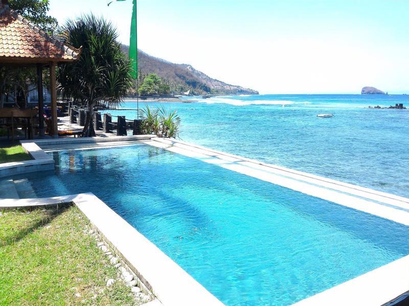 Amarta Beach Candi Dasa (Bali)
