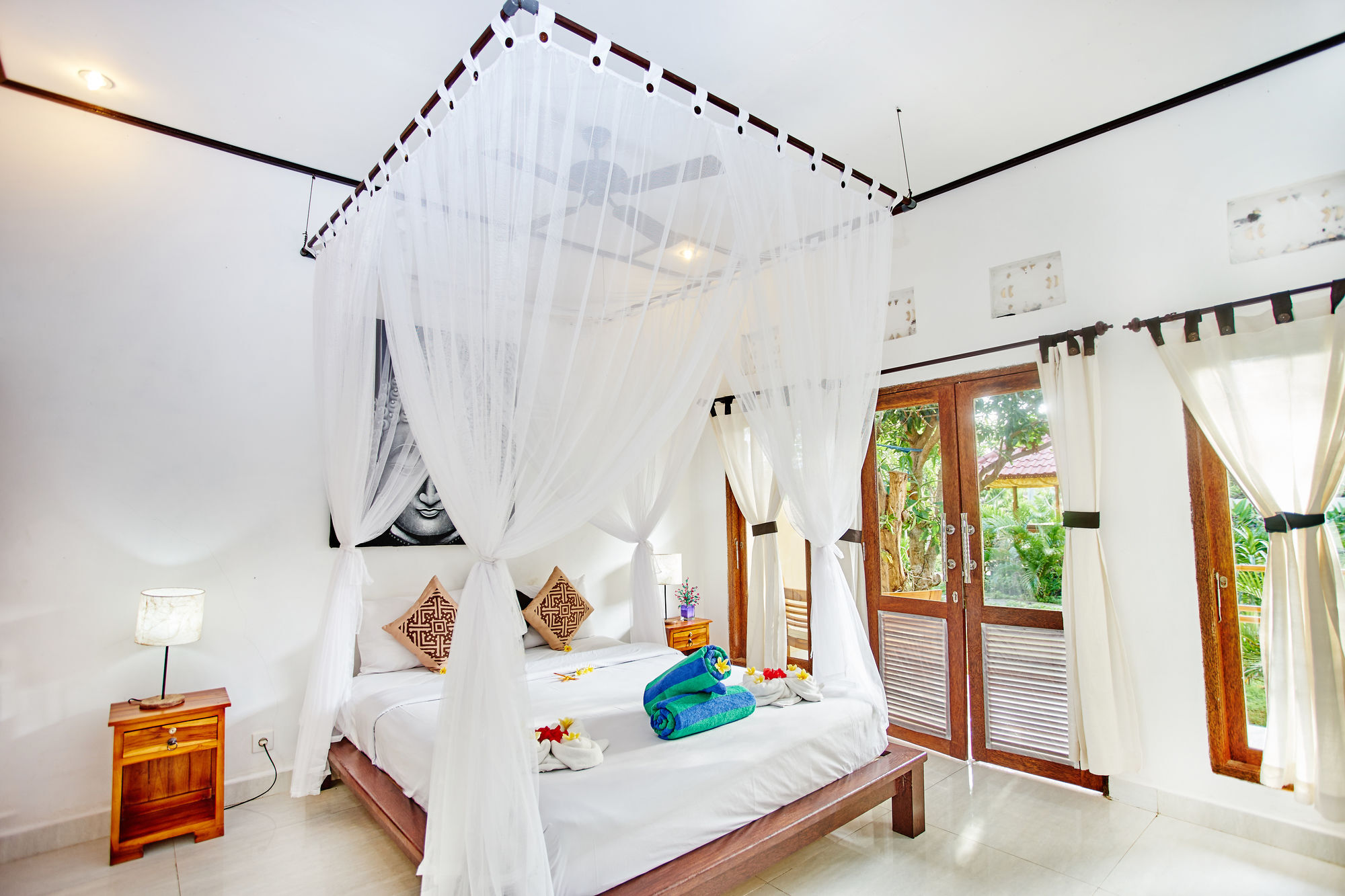Taos House Nusa Guest house