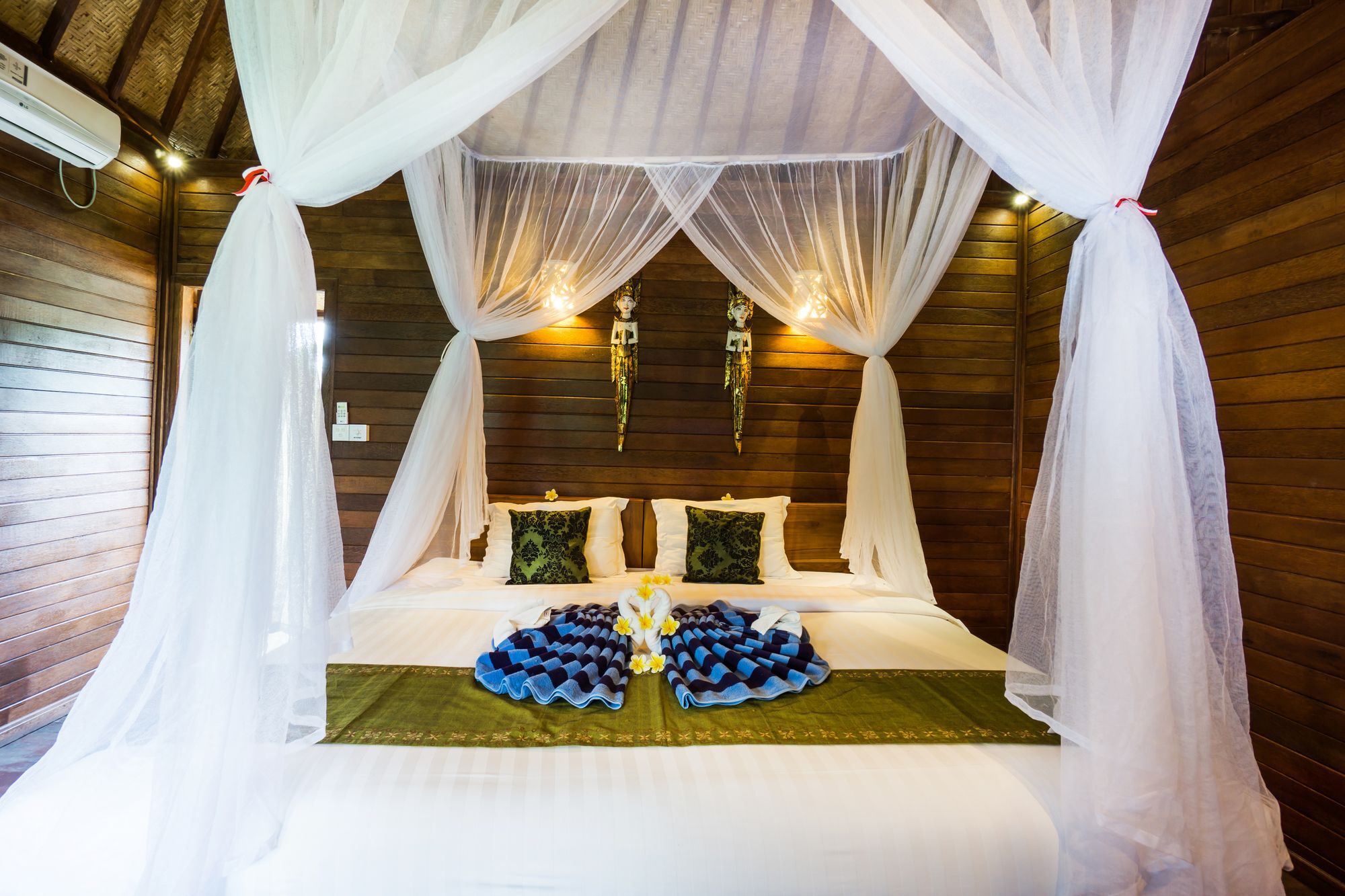 Laguna Reef Huts Holiday park 4*