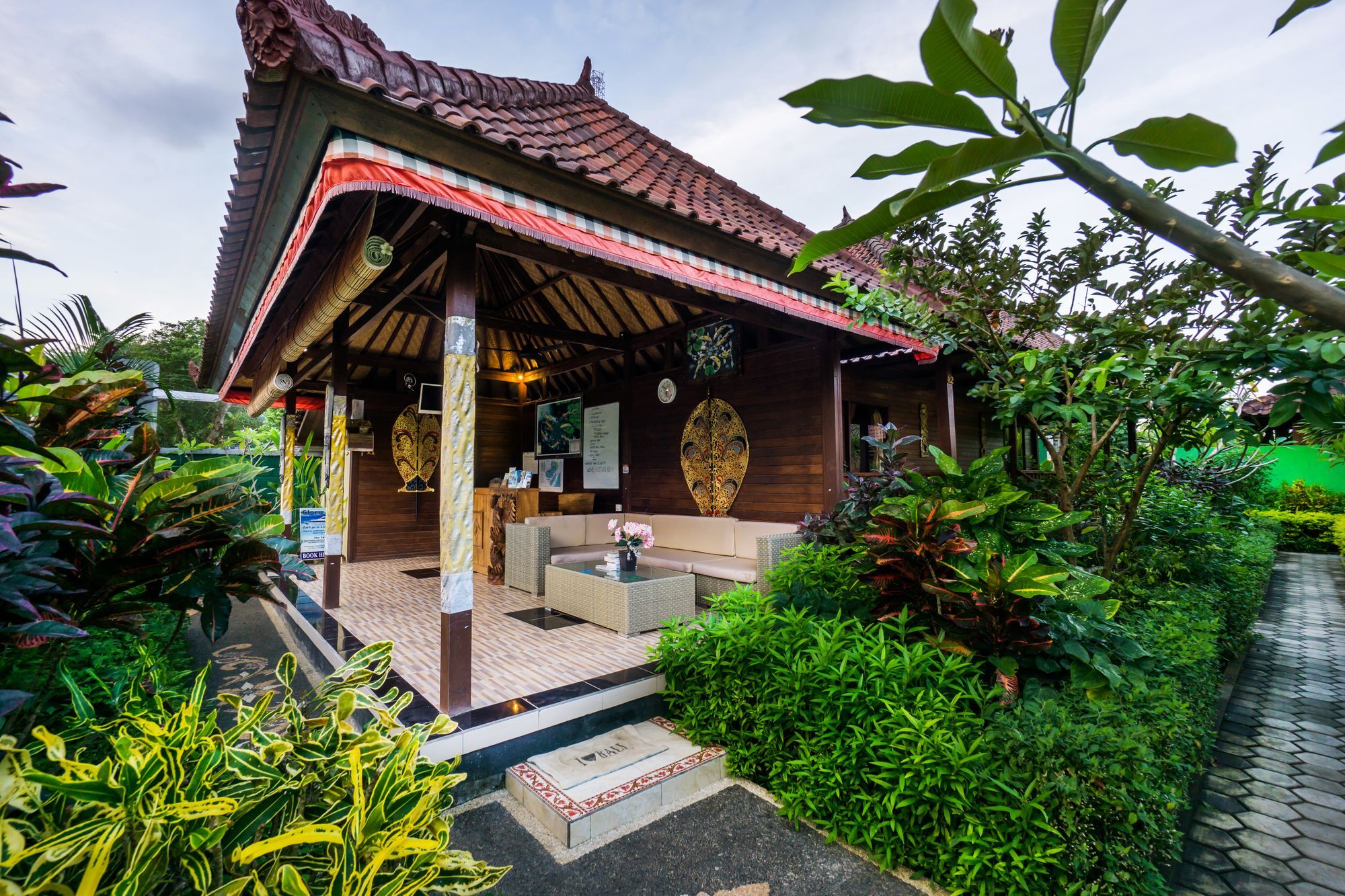 Laguna Reef Huts Holiday park