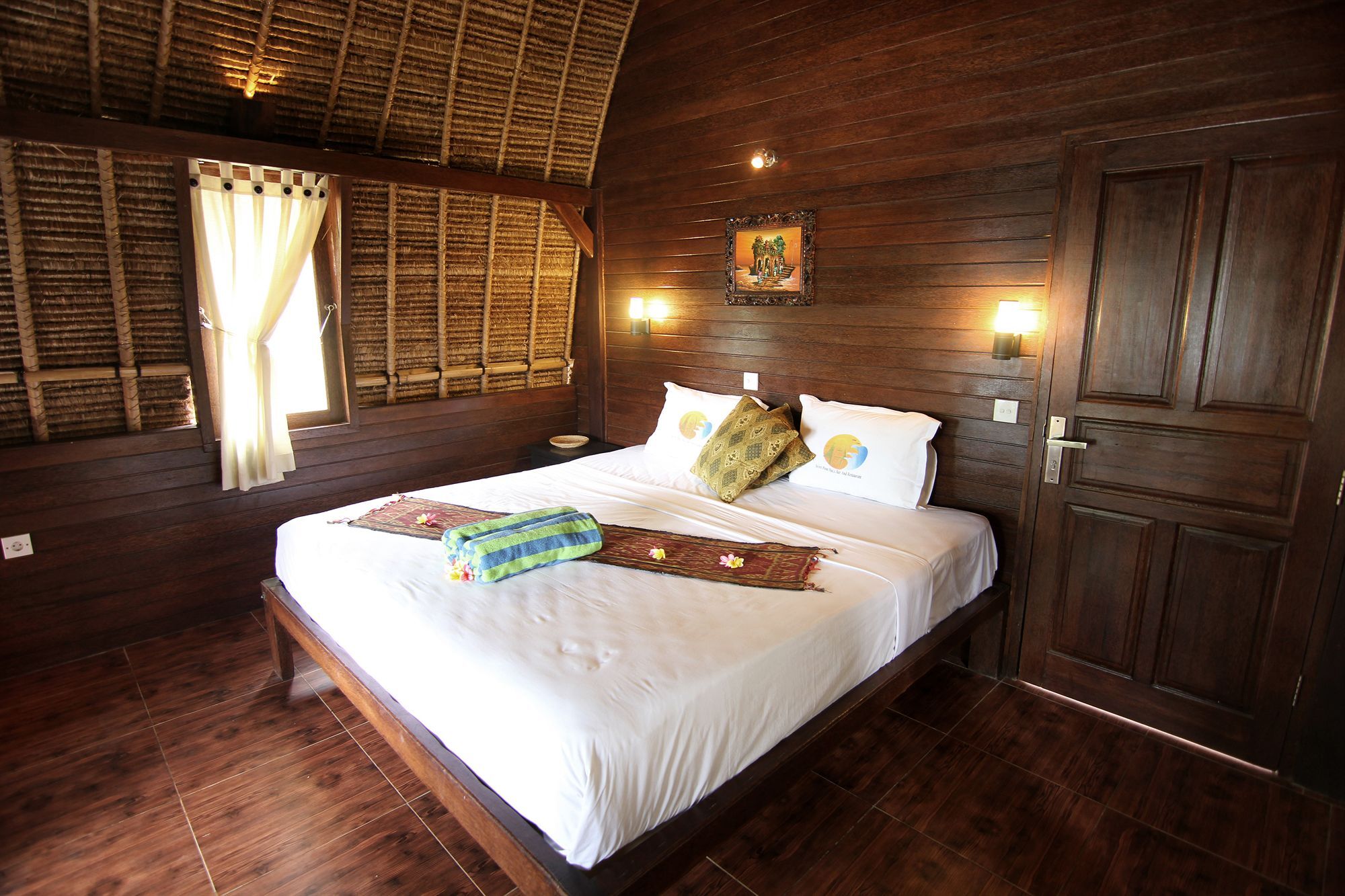 Secret Point Huts 3*