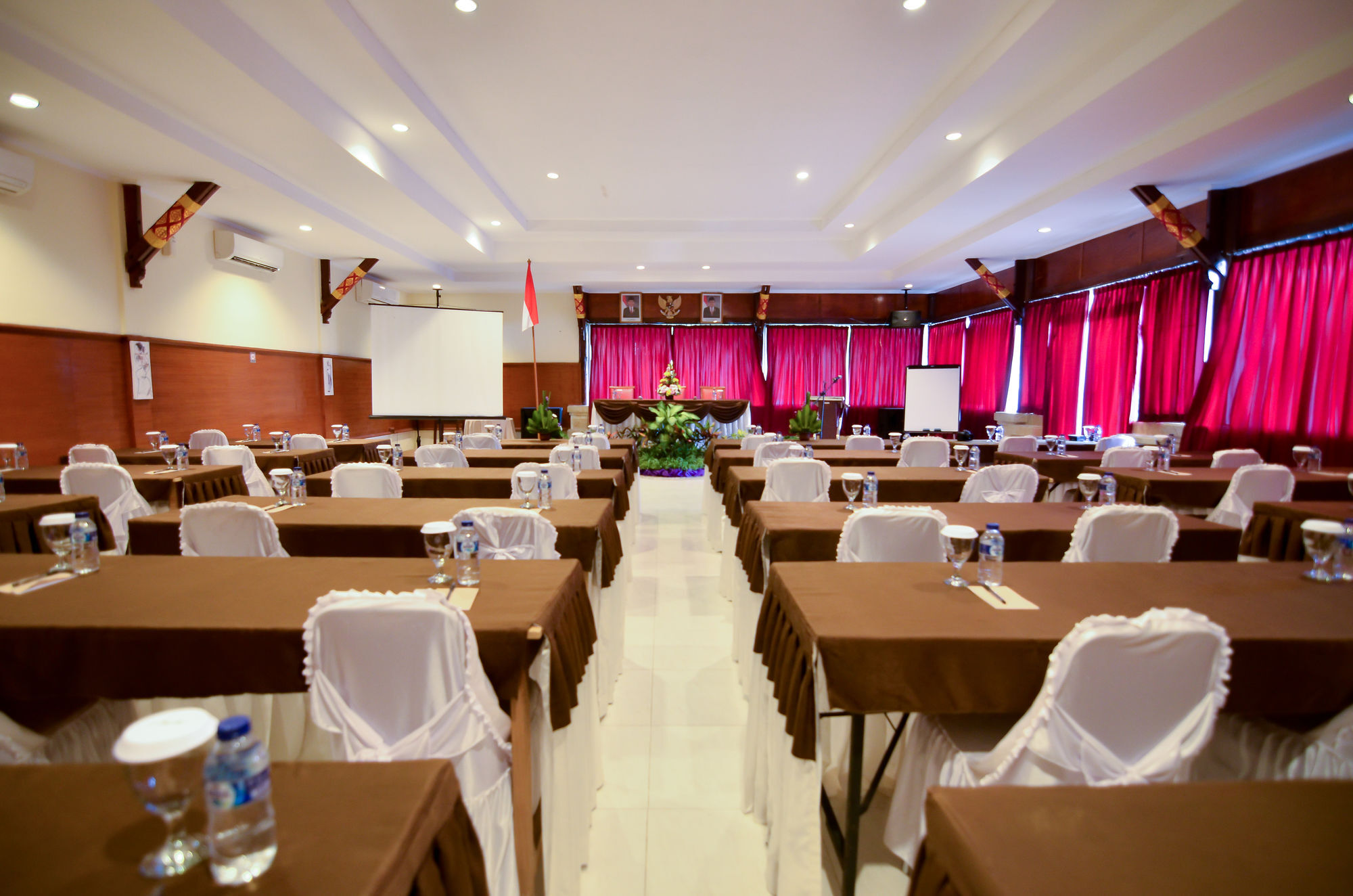 Aneka & Hotel 3*