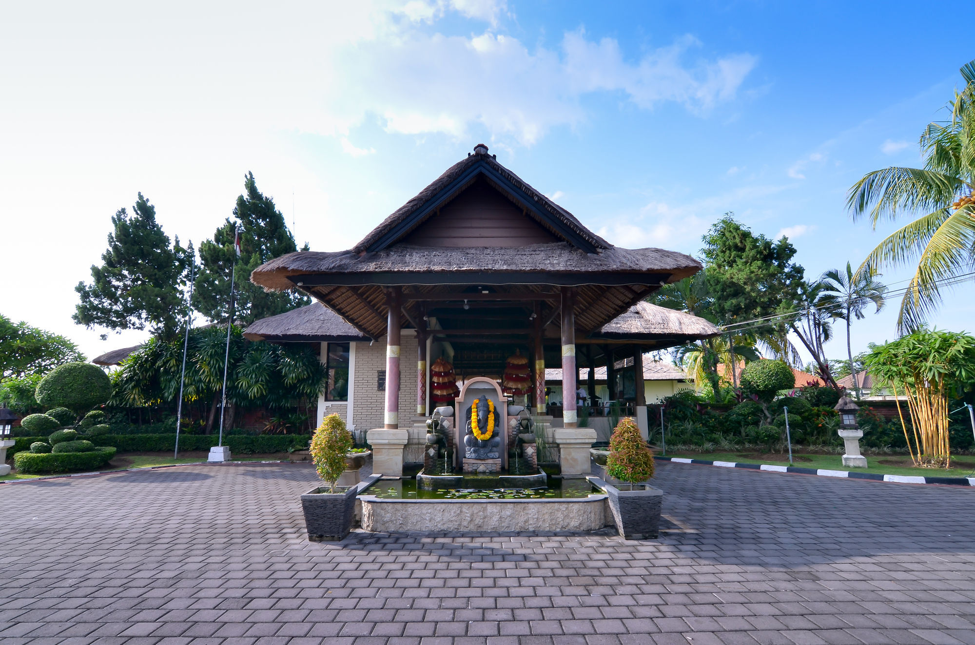 Aneka & Hotel 3*