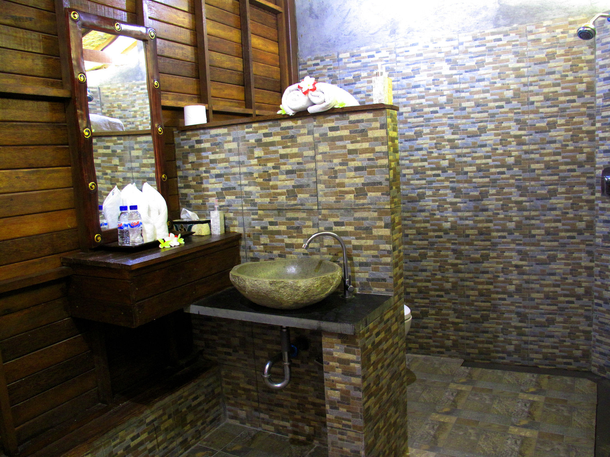 Dimas Huts 3*