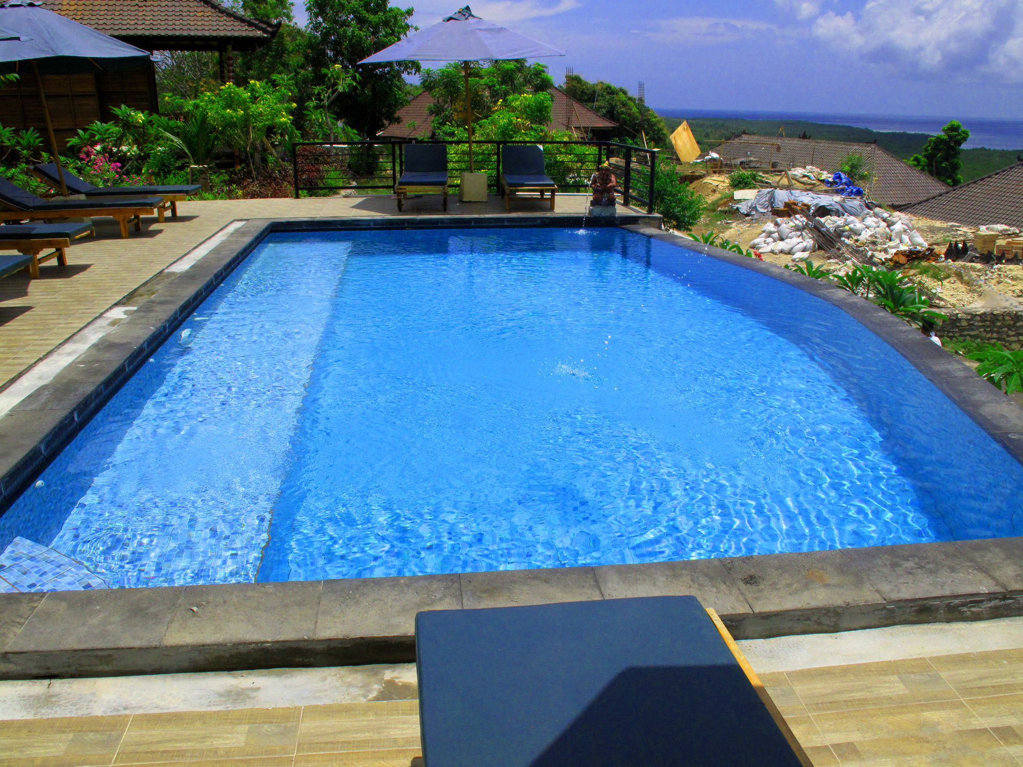 Dimas Huts 3*