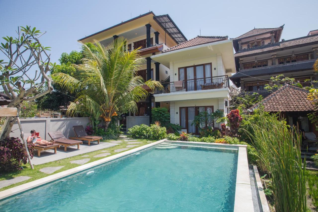 Puji And Guest house 3*