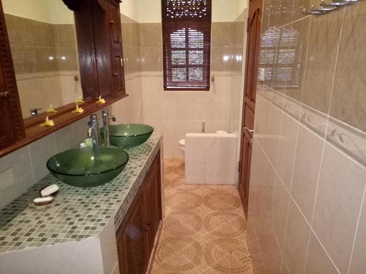 Elina Villa Lovina (Bali)
