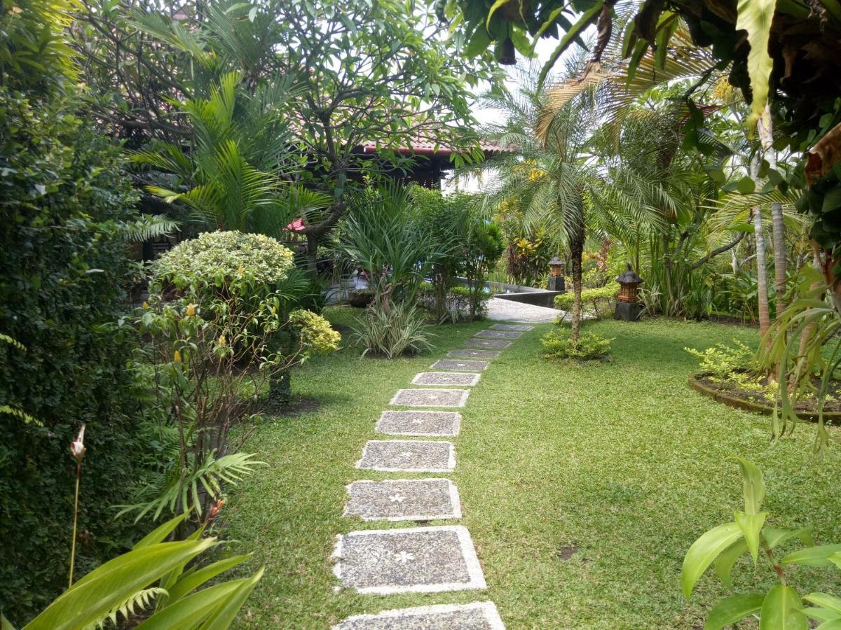 Villa Elina Lovina (Bali)