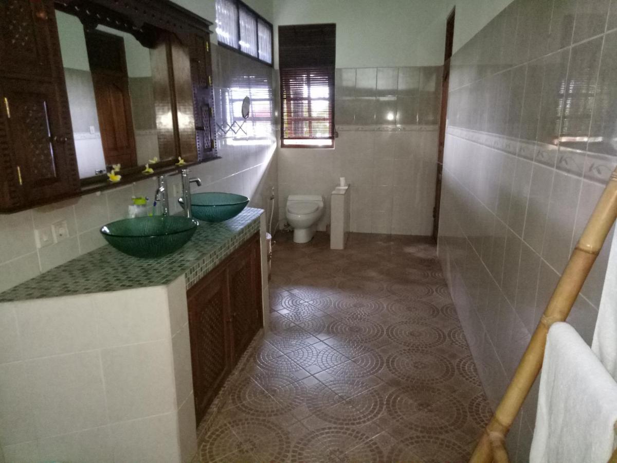 Villa Elina Lovina (Bali)