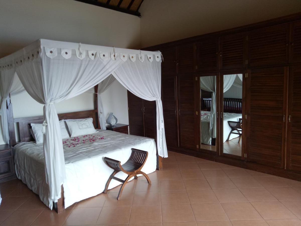 Villa Elina Lovina (Bali)