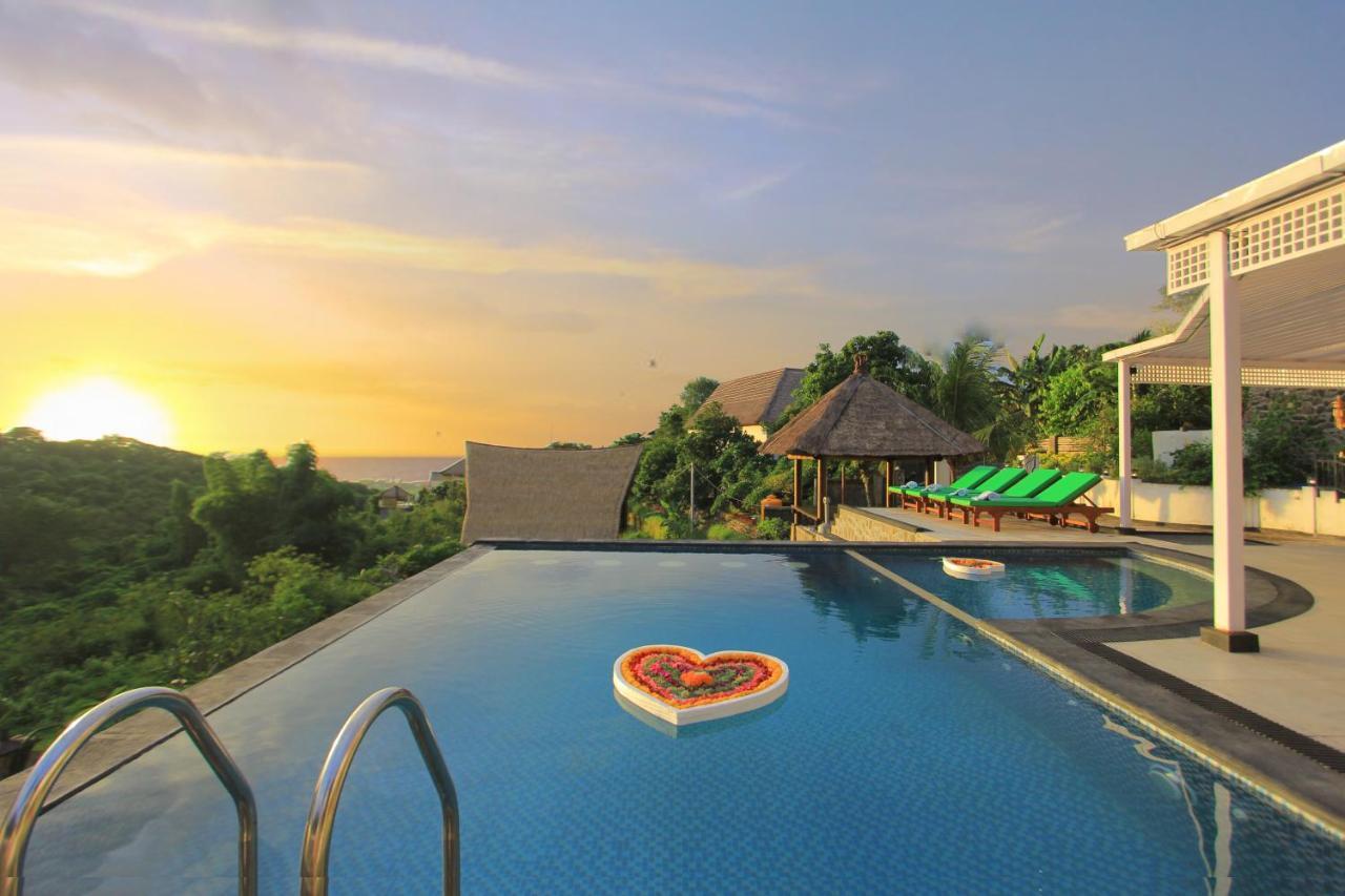 Villa Rinisha Rumah Senja Temukus