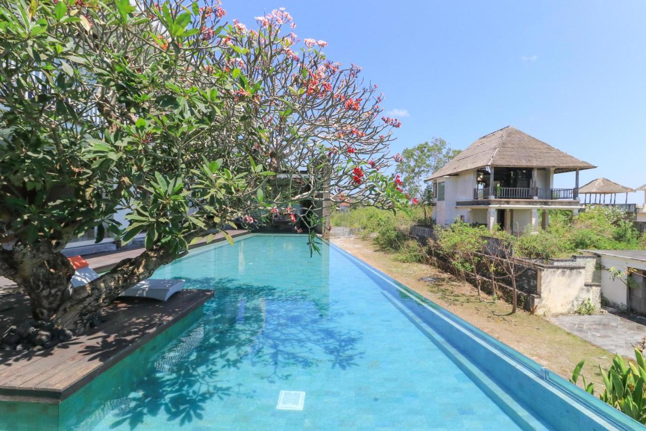 Tigadis Villa Ungasan (Bali)