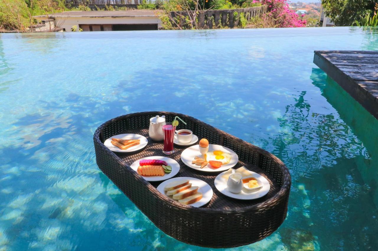 Tigadis * Ungasan (Bali)