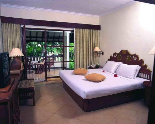 Hotel Santika Premiere Beach 4*