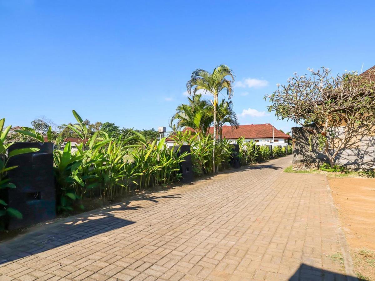 Sekar Arum Riverside In Canggu Hotel 2*