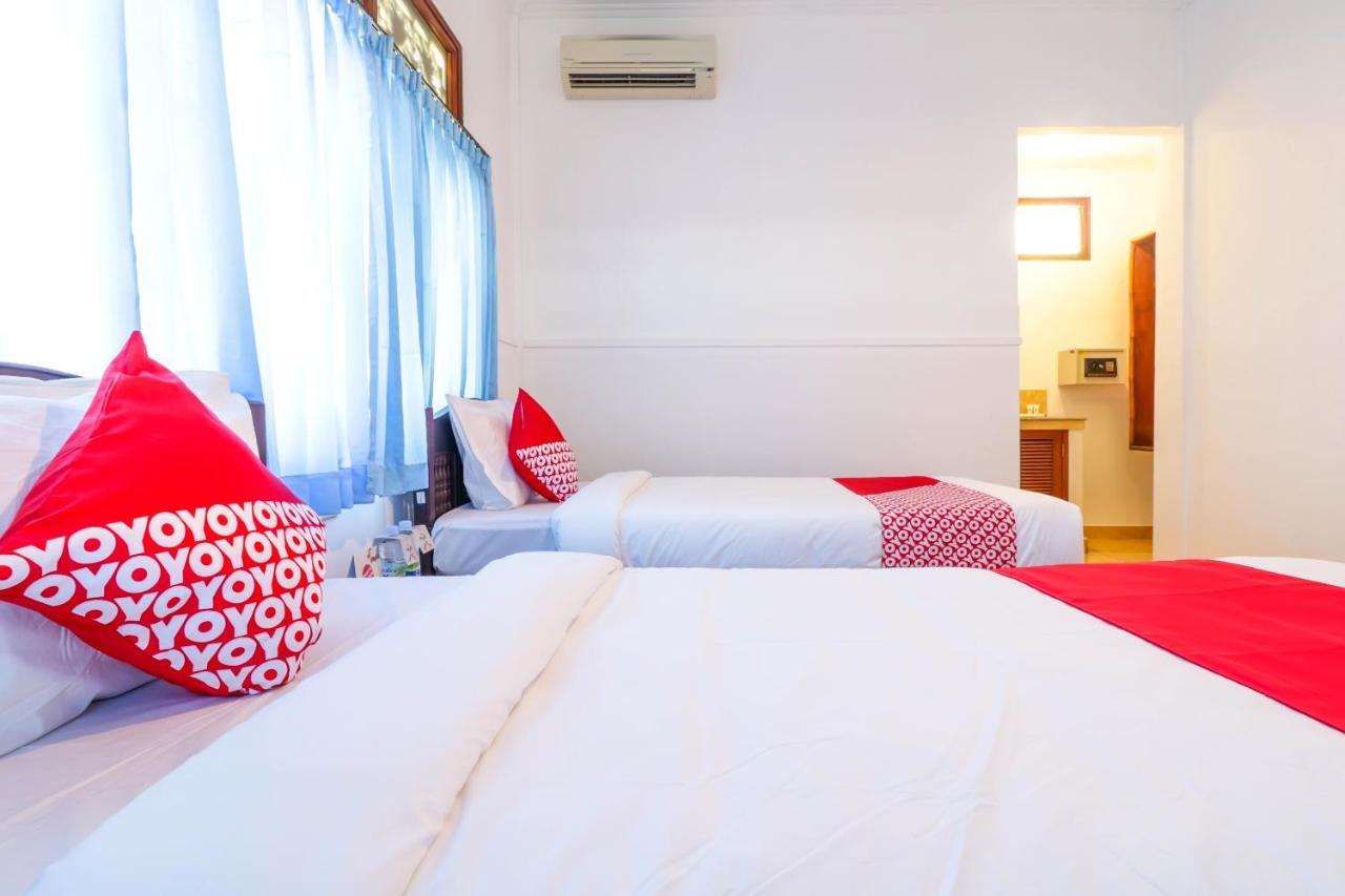 Vaccinated Staff - Oyo 1741 Komala Indah Cottages Hotel