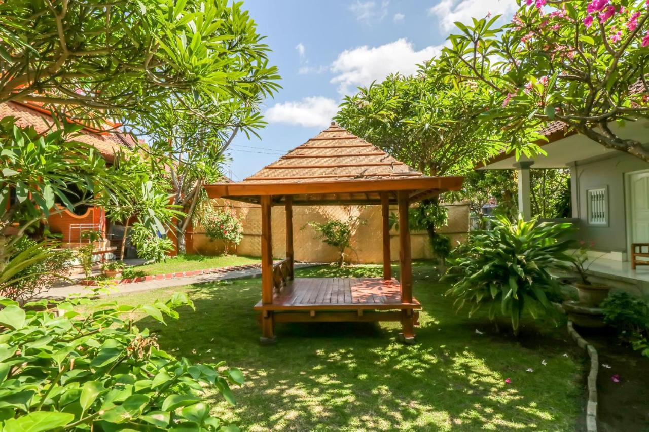 Vaccinated Staff - Oyo 1741 Komala Indah Cottages Hotel Kuta (Bali)