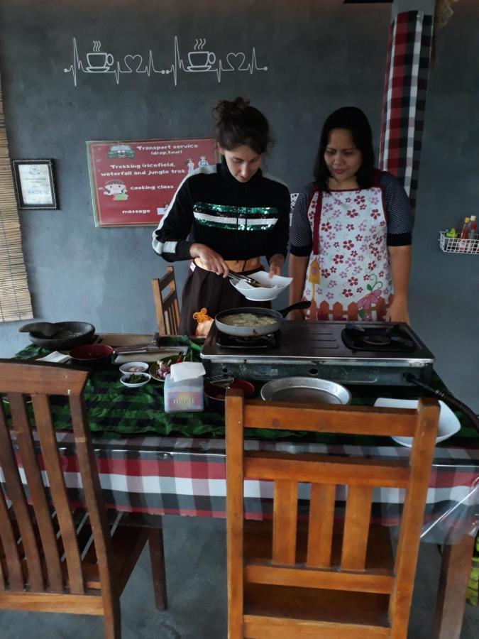 One And Warung