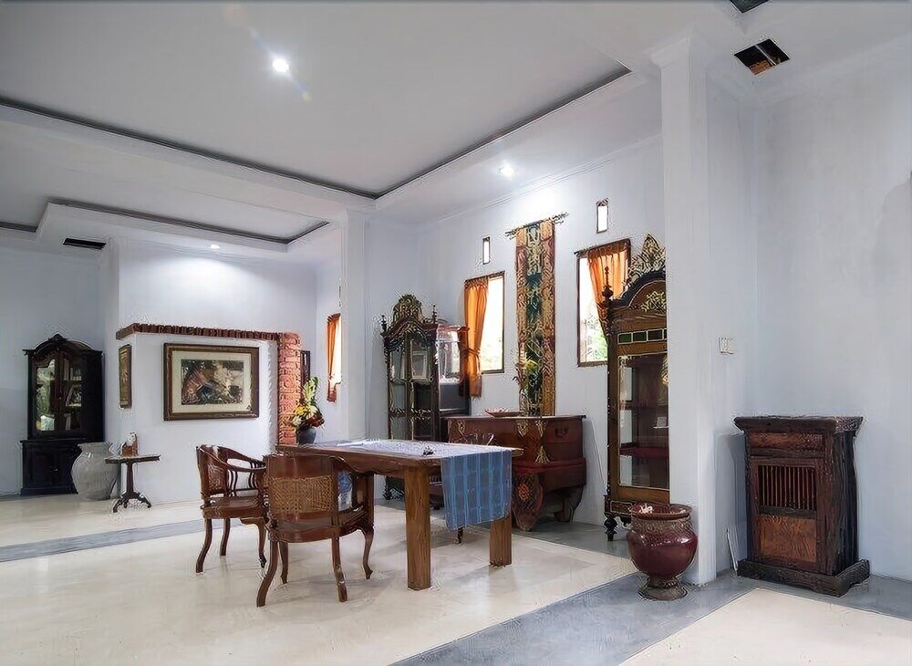 Oyo 1840 Kubu Hotel 2*
