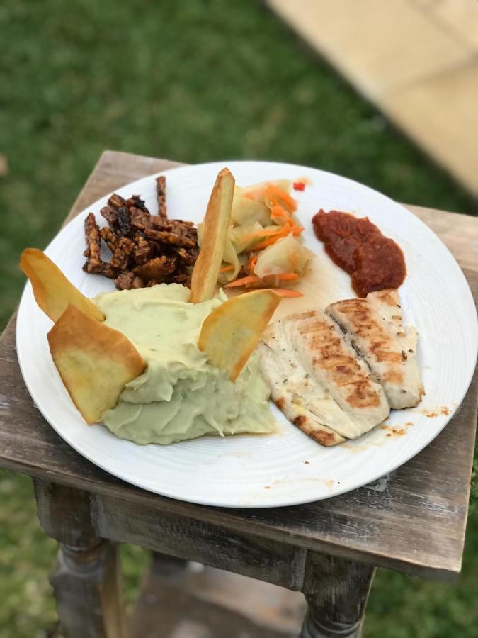 Cantik Sambirenteng Bed & Breakfast Gretek