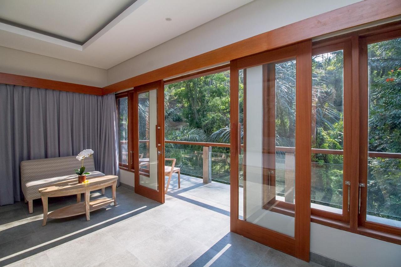 Villa Ubud Hills & *