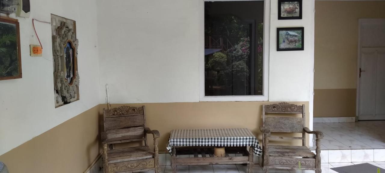 Esa Di Kubu Singaraja (Bali)